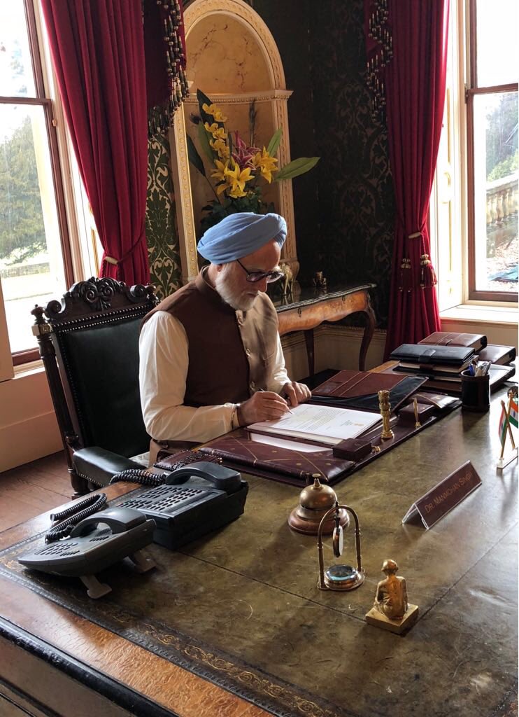 XpressCinema's tweet photo. Here's @anupampkher's first look as Dr #ManmohanSingh in The #AccidentalPrimeMinister https://t.co/fZADdFOaca