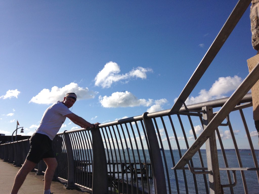 hisnibsjones's tweet image. Up early for a run in the sunshine - what a difference some good weather can make! #Southsea #runtagit #nikeepicreact