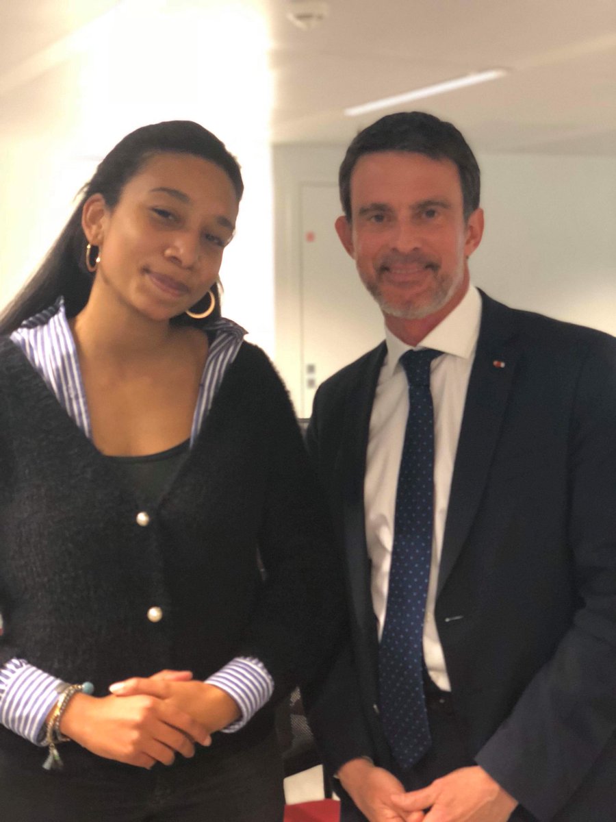 Jobnroll1's tweet photo. Superbe matinée à #STATIONF avec la venue de @manuelvalls ! Merci @Xavier75 pour ce magnifique lieu qui nous motive chaque jour ! On remercie aussi @AntoinePavamani pour cette rencontre ! #ItWasCool 💫🚀 https://t.co/pCPV4qFu2A