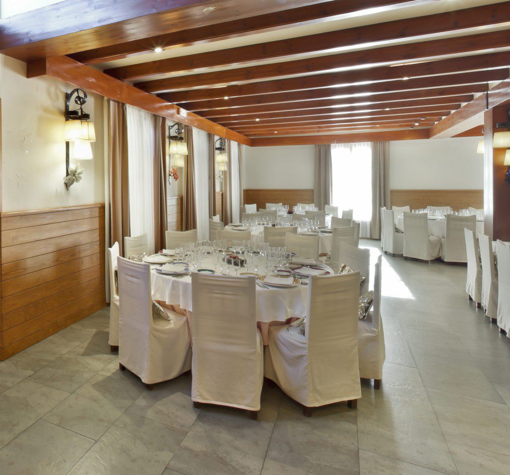 RutadelXato's tweet photo. Vine a tastar la nostra sarsuela de peix i marisc, per sucar-hi pa, mmm...
i de primer demana #xató .
Al restaurant #MasRoquer, estem situats en el #CampingVilanovaPark
un entorn ideal per a les teves cel.lebracions
Reserva trucant al Tel 93 893 90 14 https://t.co/XKtsCud0A8 https://t.co/FvC2mzUNsJ