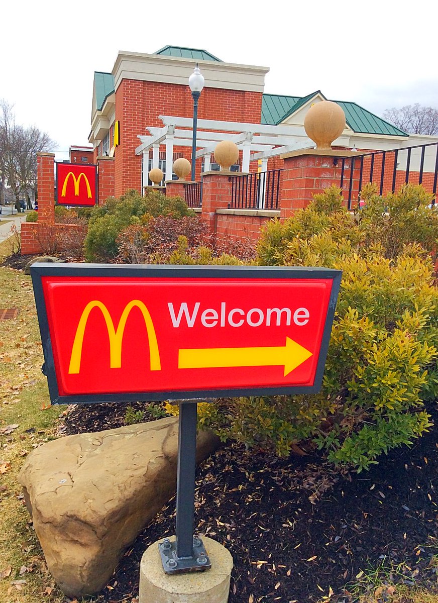 CountryHouseNY's tweet photo. #New #blog #post: #HappyMeal - https://t.co/5LXOQAvwze  |  @CountryHouseDog @McDonalds @realDonaldTrump @POTUS https://t.co/yySBx4OrBg
