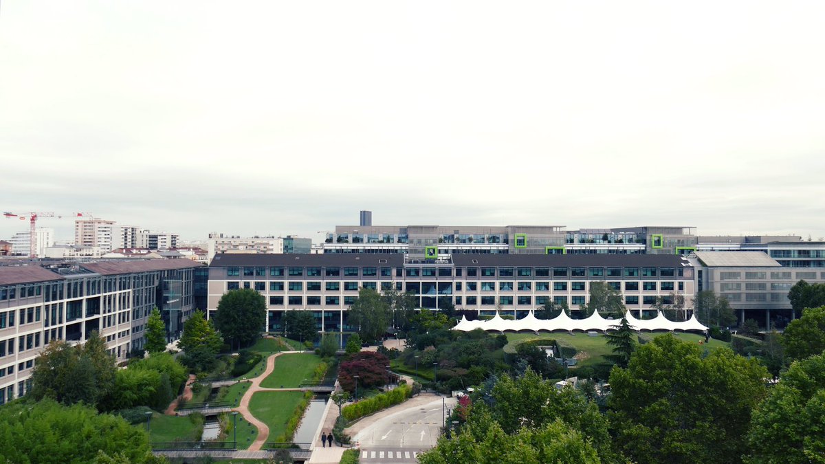 IFCAM's tweet photo. Nous sommes ravis d'accueillir @Asso_Anvie sur notre campus #SILVAE pour échanger sur l'apprentissage de demain : lieux, usages, #data et #IA avec @CChappaz @CecileDej @denisflorean https://t.co/5uv4e2ePbl