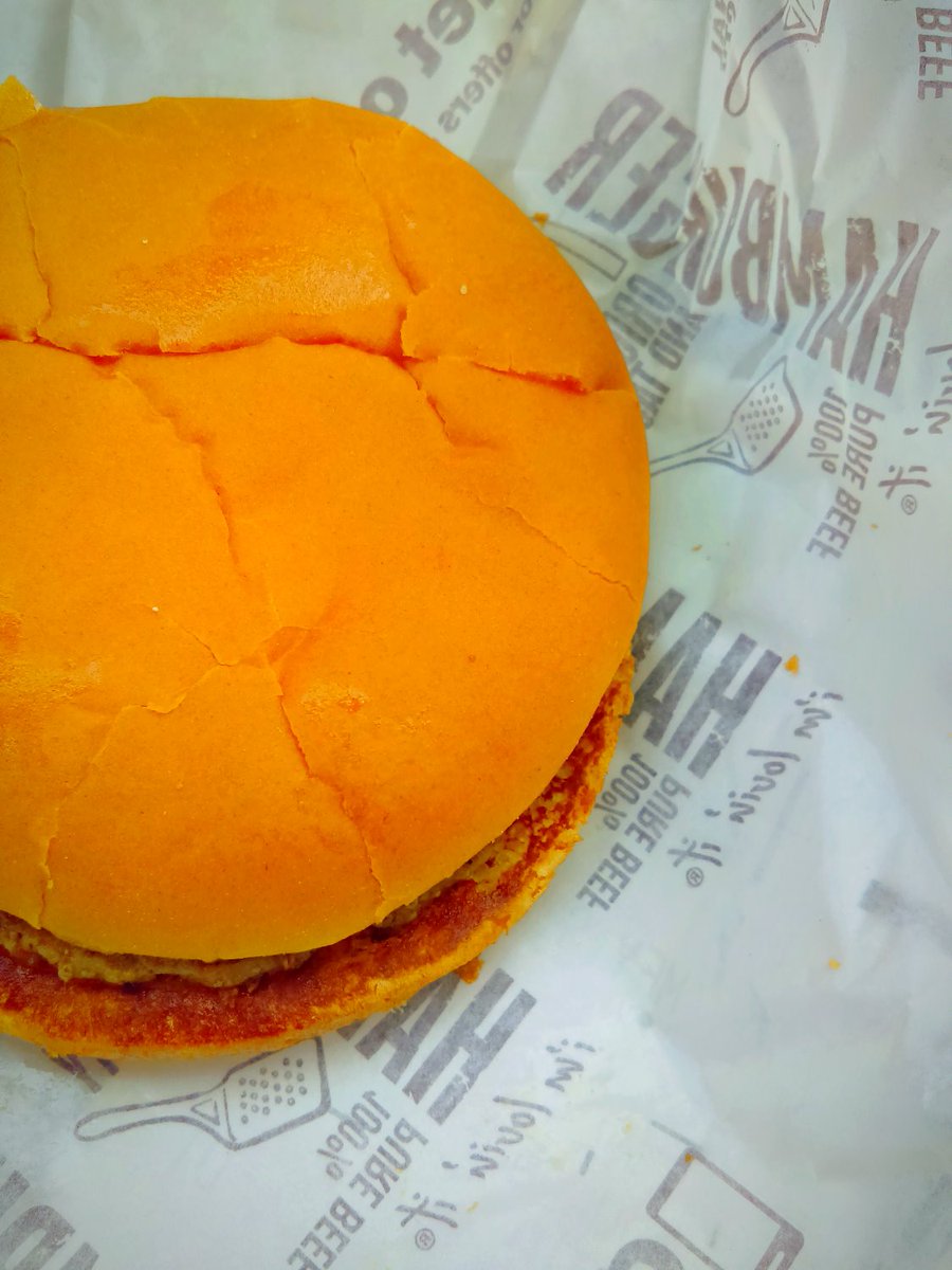 CountryHouseDog's tweet photo. #CountryHouse #BedandBreakfast #blog #post: #HappyMeal - https://t.co/22jpQjeCPg   |  @CountryHouseNY @McDonalds @realDonaldTrump @POTUS https://t.co/0eqKYLzb8L