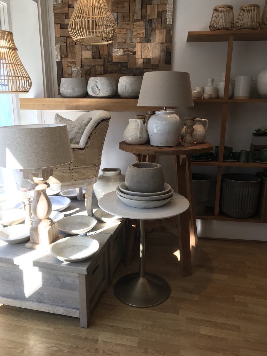 bagelandgriff's tweet photo. Sunshine and a new window display! #april #sunnydays #newneutrals https://t.co/FH4VSJJnQ0