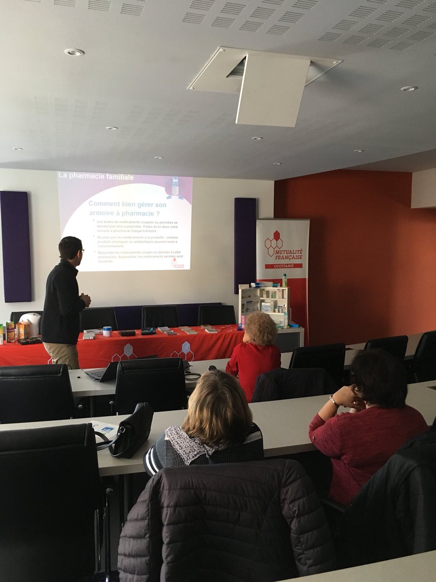 ROBERTDUBOISLau's tweet image. Atelier « Bien gérer son armoire à pharmacie » #automedication #polymedication  #iatrogenie  #cfppa48 avec @MutOccitanie à @LangogneOT