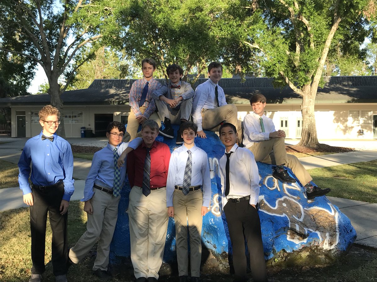 jenhencken's tweet photo. My advisory is looking very dapper today #dressupday #TPSpride #henckenadvisory @TrinityPrepFL https://t.co/NxanlCVPQd