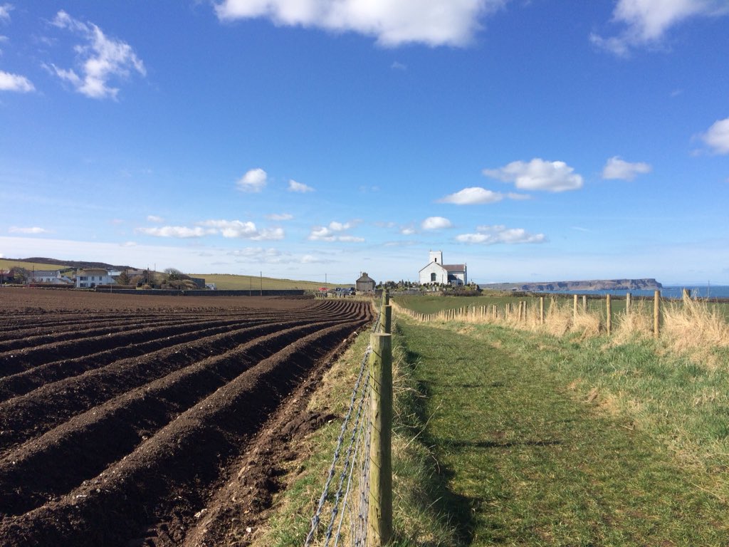 Ballintoy this morning, happy Thursday everyone <a href="/angie_weather/">angie phillips</a> <a href="/WeatherCee/">Cecilia Daly</a> <a href="/barrabest/">Barra Best</a> <a href="/BBCWthrWatchers/">BBC Weather Watchers</a> <a href="/BBCnireland/">BBC Northern Ireland</a> <a href="/newslineweather/">IrishWankers</a> @Love_Antrim <a href="/LoveBallycastle/">Love Ballycastle</a>