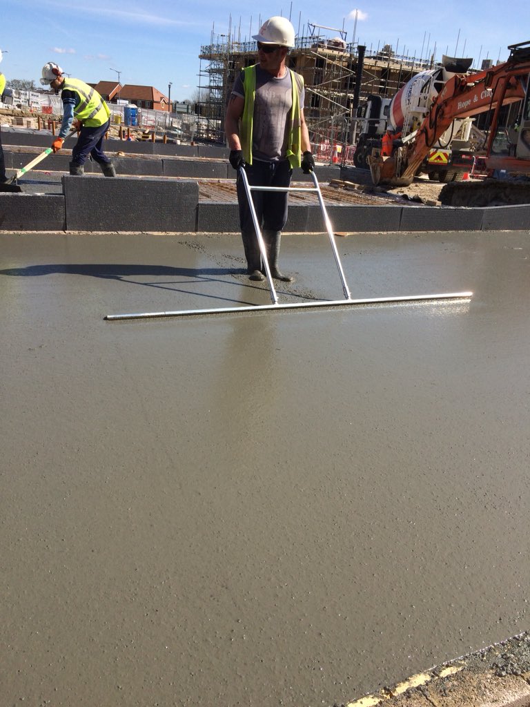 nwbateman90's tweet photo. Supplying Hope &amp; Clay with Cemex Evolution flooring today, looks great #selfcompacting #basingstoke https://t.co/1MFjUa9f9I