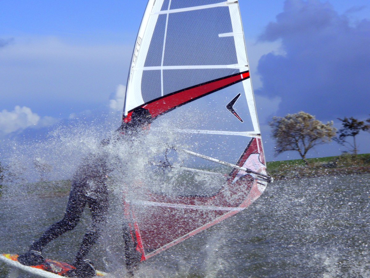 _MaximilianHinz's tweet image. #throwbackthursday :) found this shoot from back in #2008 #training #spocks #windsurfing #windsurfingtv #continentseven #spray #progression #passionpassport #severnesails @ripcurl_europe @severnesails #workum #freestyle #coldwater #watersport #wassersport #actioncam #actionshot