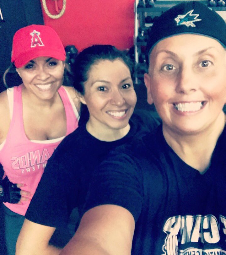veronicaxxxooo's tweet image. Upper body workout with these awesome ladies today 💪🏽 #MorningWorkout #GymTime #Workout2