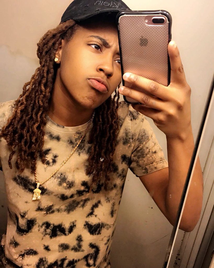 _TootieeWHATT's tweet photo. #LGBTExcellence am i even worthy 🤔🤦🏽‍♀️ https://t.co/beuKktEAXf