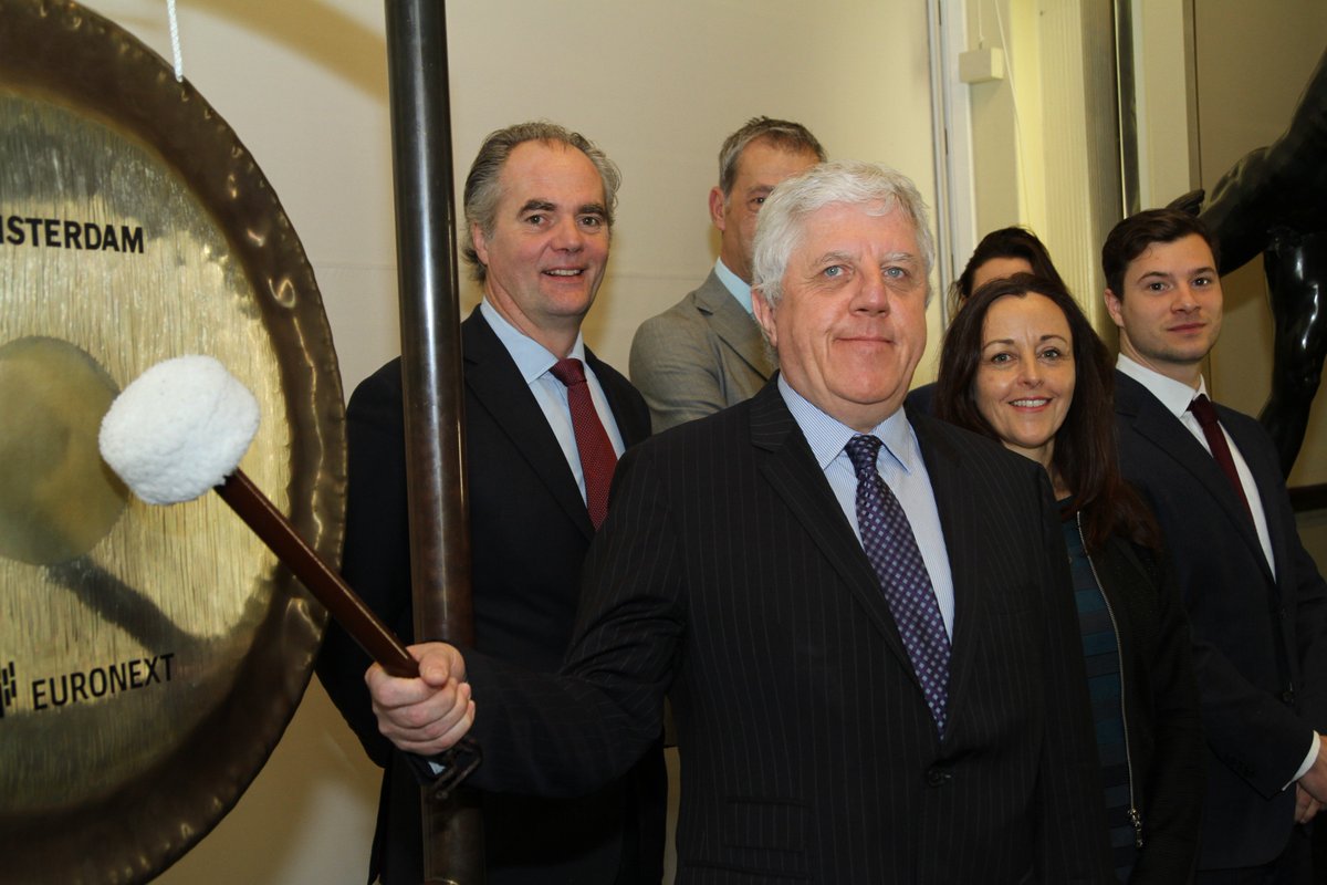 LSP_PublicFund's tweet photo. Ablynx - BioCapital Company of the Year 2018
Ablynx NV CEO Edwin Moses sounds the gong, celebrating the company’s recent ‘BioCapital Company of the Year’ award. 
https://t.co/KJVBBFdpZ7 https://t.co/rxKln5RIIu