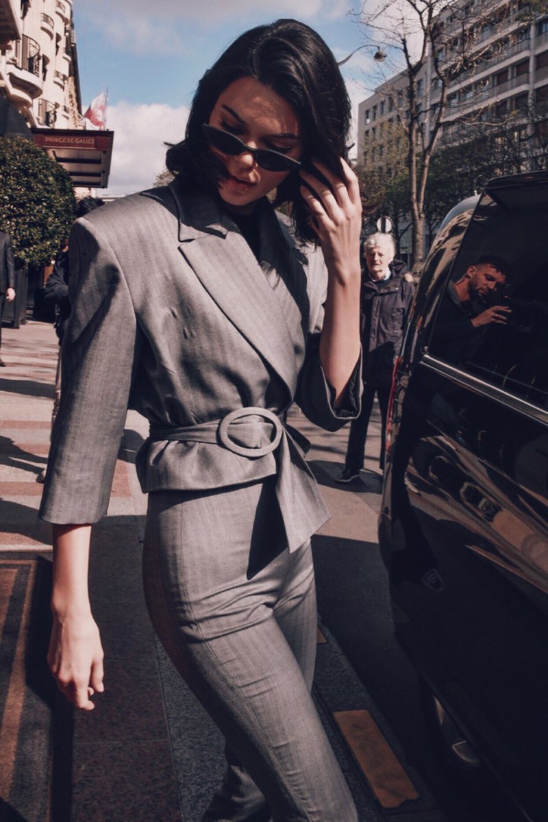 CentralKendallJ's tweet photo. an angel, so beautiful @KendallJenner 🖤 https://t.co/kYvjNMHe9A