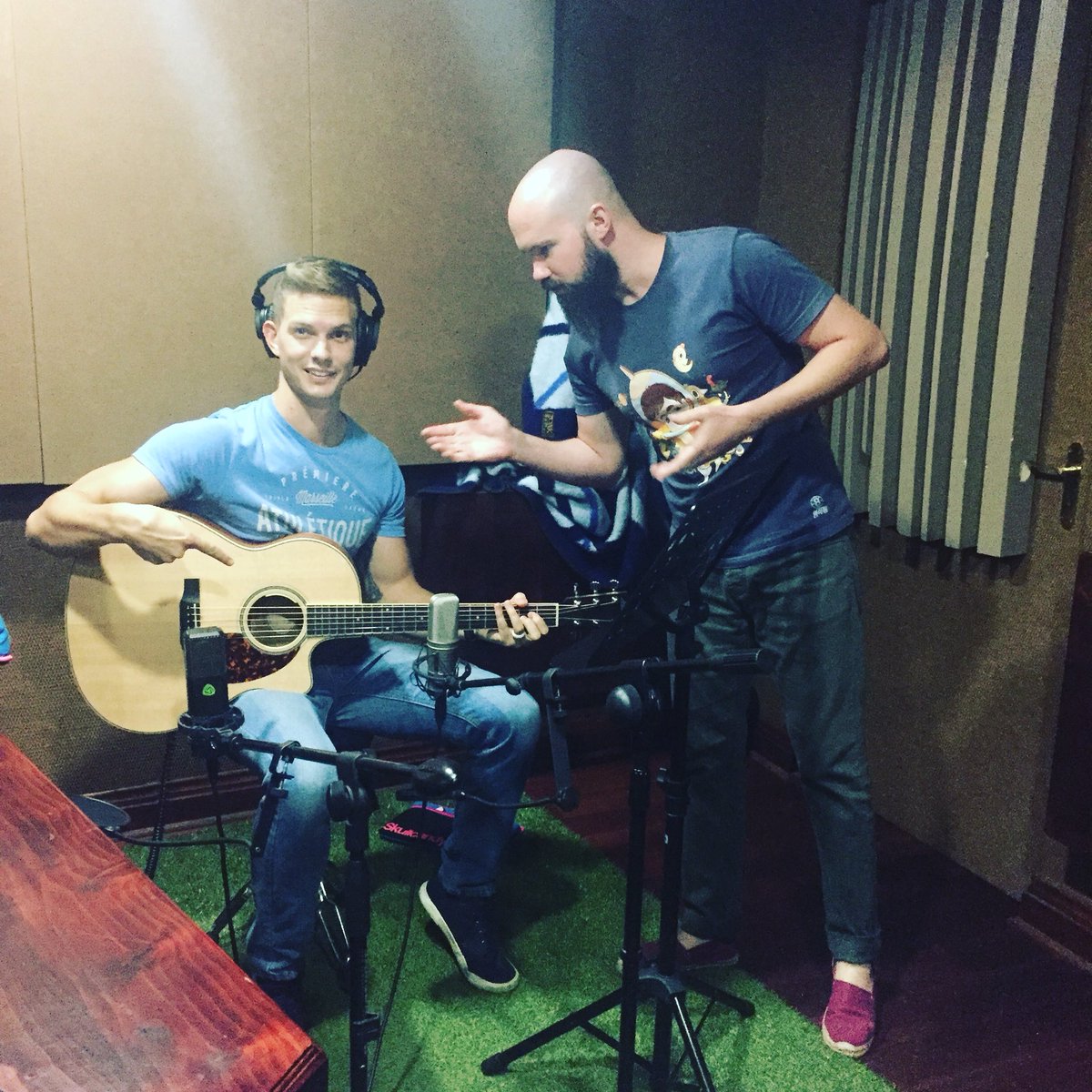 In studio vandag om die kitare op te neem <a href="/JeanetteHeuning/">Jeanette</a> <a href="/HansieRoodt/">Hansie Roodt</a> <a href="/VaughanGardiner/">Vaughan Gardiner</a> @hugoludikADAM <a href="/museproductions/">Muse Productions</a> <a href="/TheMarketingZoo/">The Marketing Zoo</a> <a href="/StarburstPromo/">Starburst Promotions</a> <a href="/eefact/">Entertainment & Event Factory</a>