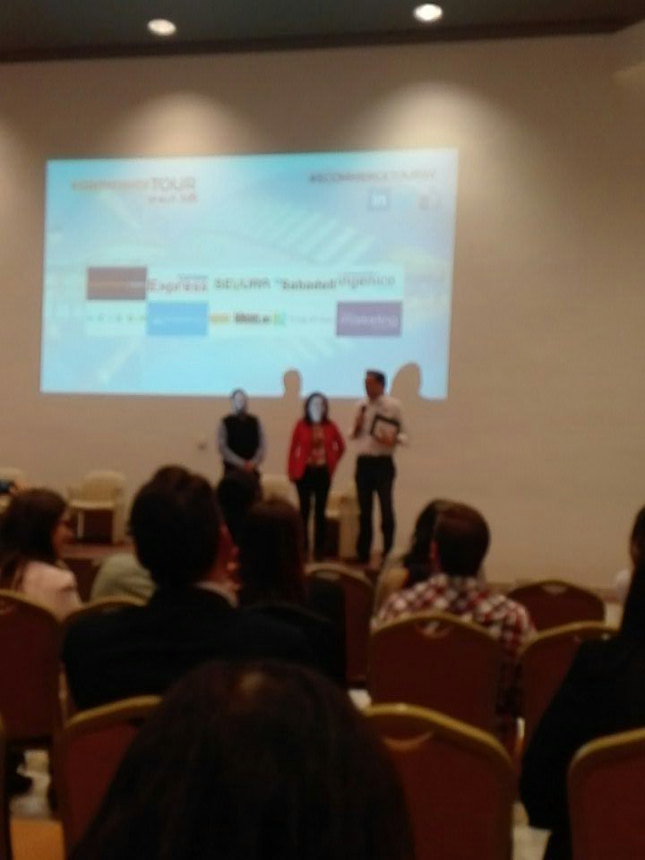 los_apuntes's tweet photo. #ecommercetoursv, #Queraltomola , se lo merecen https://t.co/n1j7G3BXSh