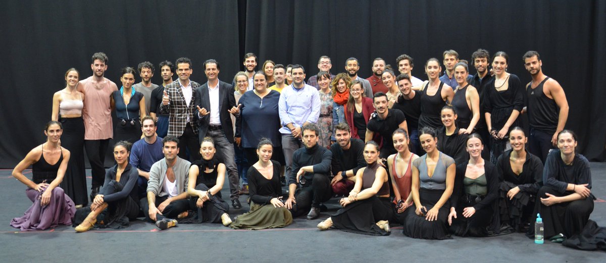 balletnacional's tweet photo. Hoy Cultura y Ciencia se han dado la mano @iProspectES ha firmado convenio #empresabenefactora del #BNE. @infonajarro ha hecho entrega de la placa de #Benefactor a su #DirectorGeneral, @lesteban. En el evento también ha estado nuestro #patrocinador @leyenda_paramo https://t.co/3iE27BxgVs