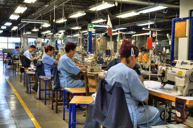 rnpy920am's tweet photo. #MaquilaPy "56% de aumento de ventas con respecto al año pasado en las maquiladoras, hemos vendido por 58 millones de dolares en lo que va del año" Carina Daher @CariDaher Presidenta Cámara Paraguaya Maquiladoras en comunicación con #920AM https://t.co/QbBXI6LUwe