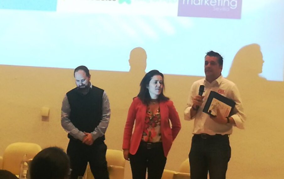IsabelCHdez's tweet photo. Primer premio en el Ecommerce new de Sevilla #Queraltomola #QueraltoMolaMucho #QueralTeam #ecommercetoursv https://t.co/xtJgSfc8pB