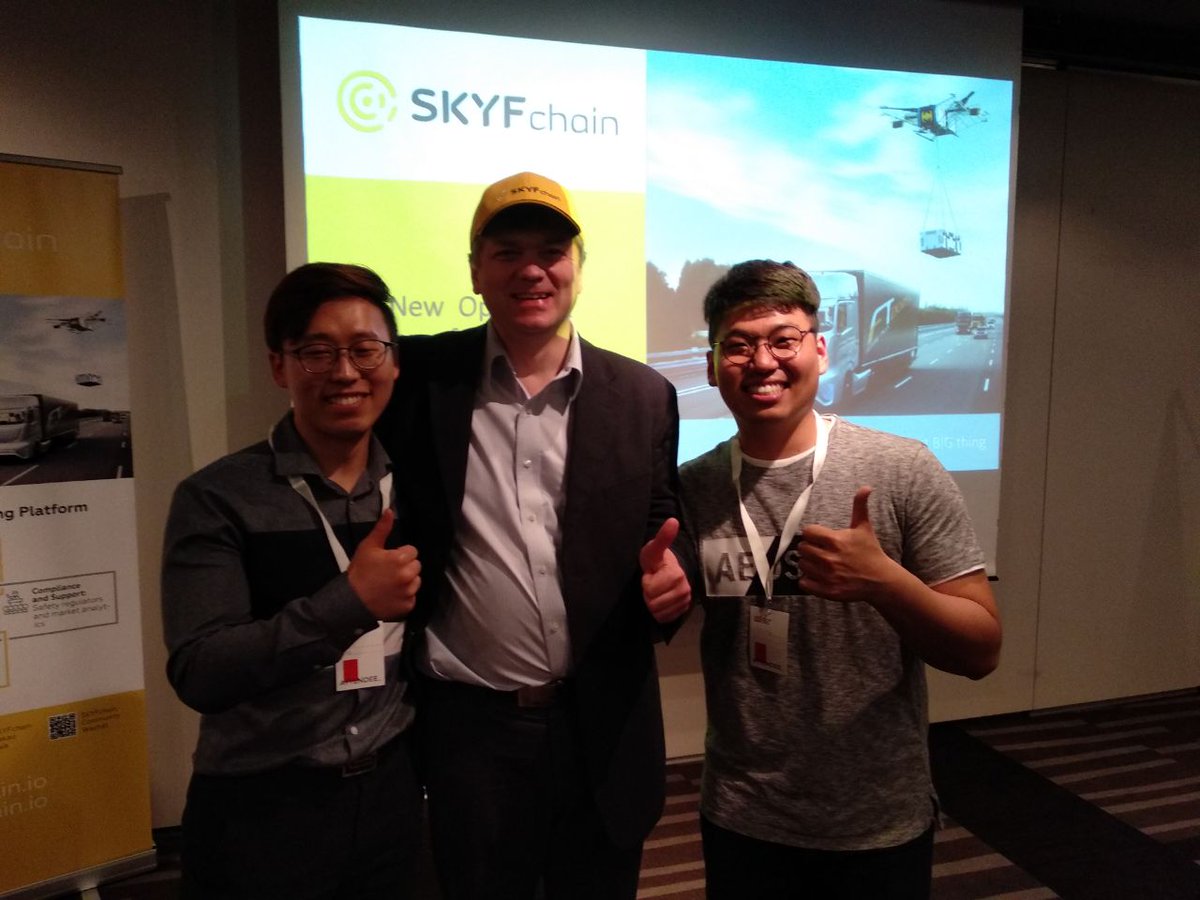 SKYFchain's tweet photo. With SKYFchain fans in Seoul meetup!

#ico #blockchain #drone #SKYFchain https://t.co/F8aiEKJKLH
