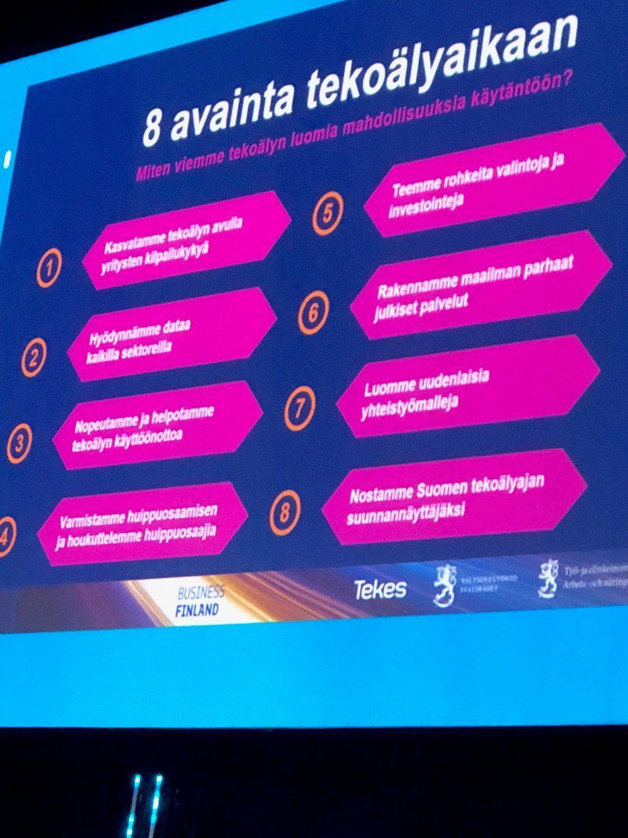 LeenaPaatelaine's tweet image. Pekka Sivosen 8 avainta tekoälyaikaan tuo konkretiaa siihen, mten viemme tekoälyn luomia mahdollisuuksia käytäntöön #CiscoConnectFI @CIscoFI #keinoäly