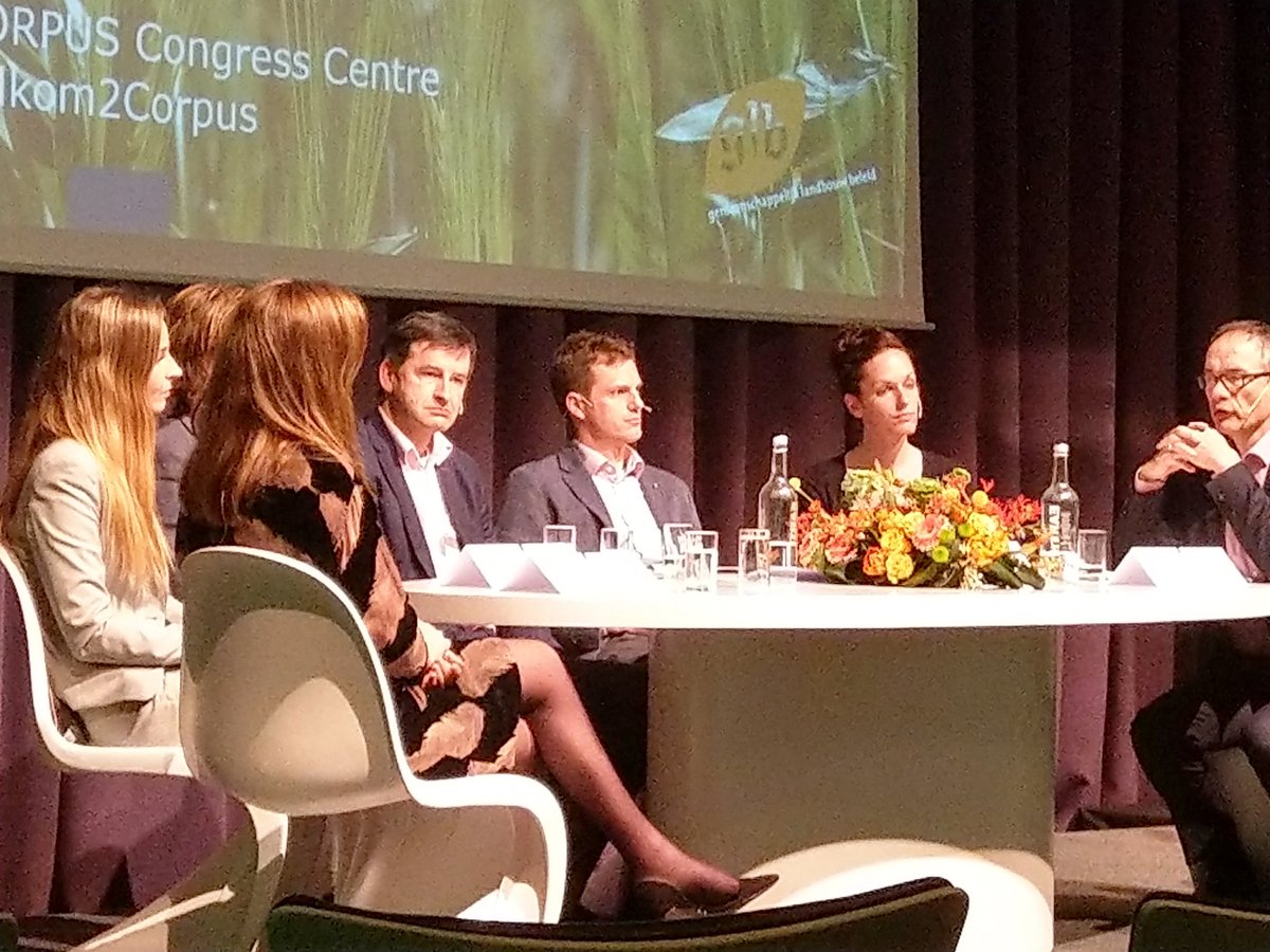 AndreArfman's tweet photo. @NAJKtweets bestuurder @IrisBouwers in gesprek over de rol van jonge boeren met o.a. @carolaschouten over #ToekomstGLB https://t.co/RJUXXkHcSE