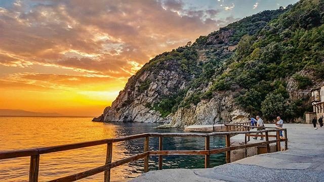 TaoWander's tweet photo. Reposting @chronislife:
Peaceful
•
•
•
#travelphotography #travel #greece #athonite #mtathos #sunset #sunset_pics #stillness #still #waterphotography #water #meditteranean #photography #nature #naturephotography #dontstoptraveling #snapshot #silence https://t.co/YF7izEYyct