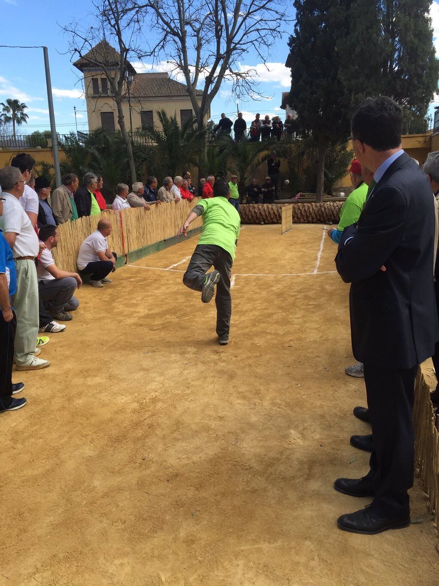 semplante's tweet photo. Se echa de menos el "tradicional" Campeonato de BOLOS HUERTANOS en el malecón, por la no autorización de @Ballesta_Murcia y/o @AytoMurcia así como la exhibición el día del @BandoHuerta o el reportaje de @7murciaconecta en @La7_tv 
@RAICESMURCIANAS
@huermur
@LaOpiDeportes https://t.co/qvc19Mrjhj