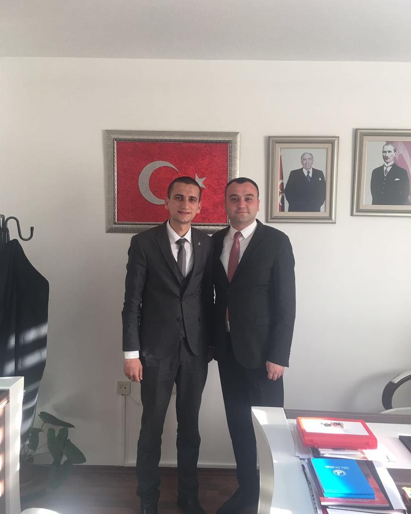 Ülkü Ocakları İl Başkanımız Sn Sebahattin Gündüz Ülkü Ocakları Teşkilatlardan sorumlu Genel Başkan Yardımcısı Aytaç Gezici Beyi ziyaret ederek hasbilhalde bulunuldu.