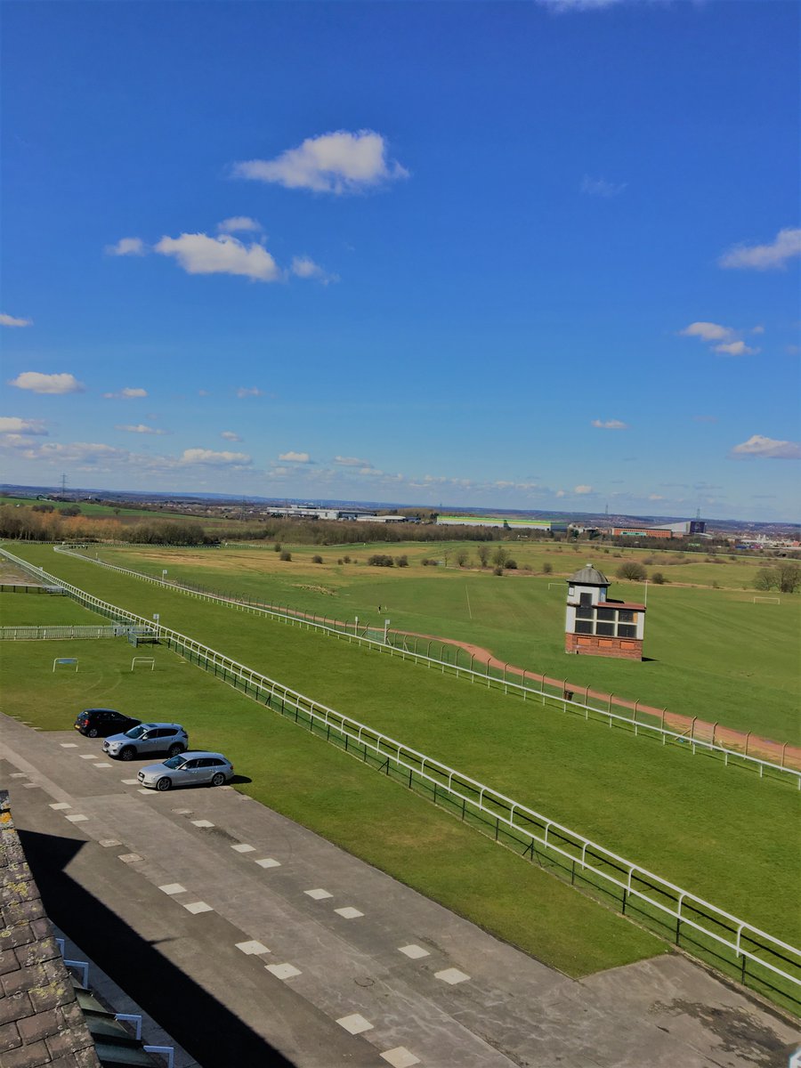 ponteraces's tweet photo. Great to get a bit of Sunshine on course today! #sunshine #bringontheflat https://t.co/6HrvkMzpm1
