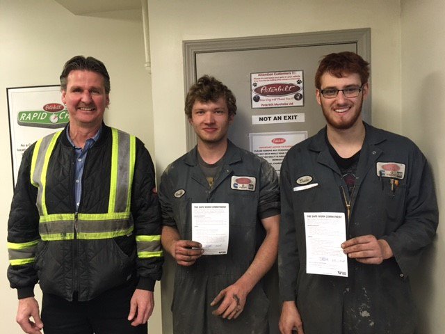 SAFEWorkMB's tweet photo. It's #contest time! We're giving away a free pizza lunch for your work crew!! Order a young worker information kit and send us a pic of your staff signing the safe work commitment and you're entered to win: https://t.co/1N22DaAOsk https://t.co/141Rg5idDC