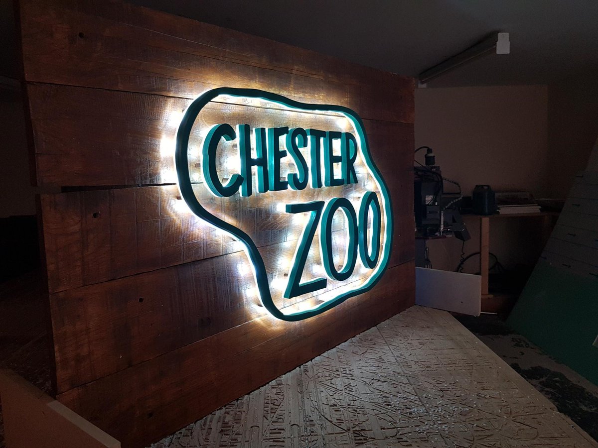 SignworldGroup's tweet image. A lovely project recently completed for @chesterzoo A solid wood sign with illuminated 3D lettering powered by a solar panel #signage #illumination #chesterzoo #chester