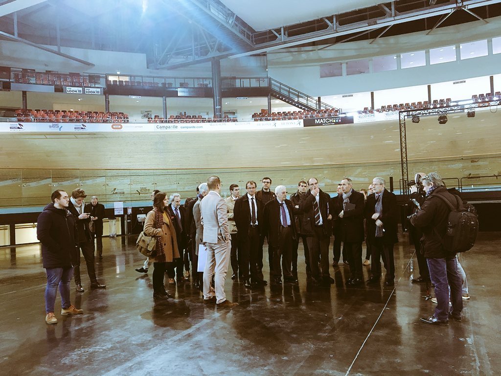 ArnaudCourtier's tweet photo. Visite du #DIJOP à @sqy sur les sites Olympiques, avec @JMFourgous - @Velodrome_nat - @legolfnational - @IledeLoisirs - Colline d’@villedelancourt #PARIS2024 #Sport #golf #cyclisme #Territoiresportif https://t.co/e0kRGlW2xY
