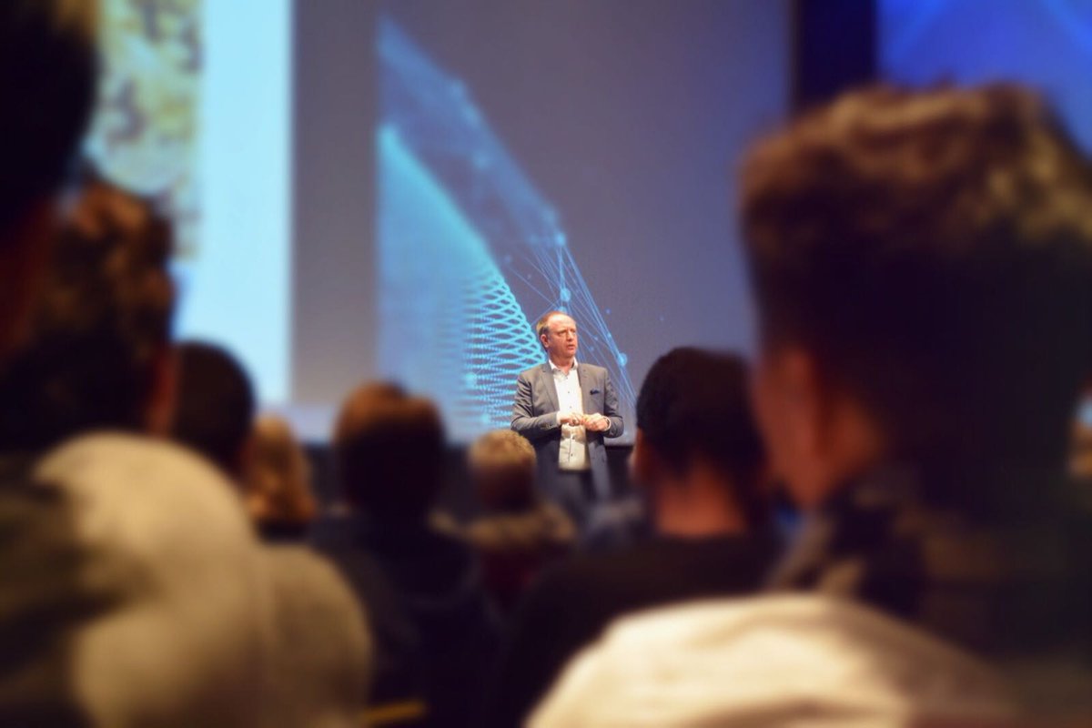 BlockchainTech2's tweet image. Onze #blockchain meetup was zeer geslaagd! Grote dank aan @groningerforum, Adri Wischmann @IoTNederland, @NathalieVenema, Sofie Berns van @Berenschot_nl, Jakko de Jong @qnh_nl, @Liancb van @gem_groningen en @CityofTalent. #Groningen straalt innovatie uit!