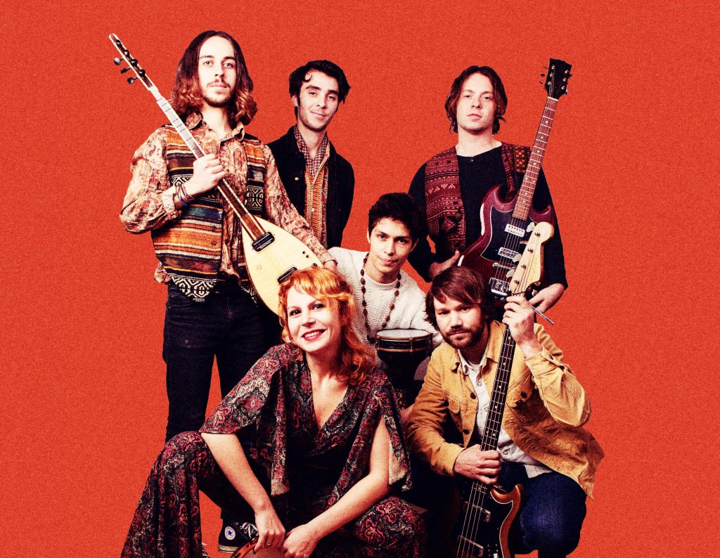 RollingStoneFra's tweet photo. Altin Gün, renaissance du rock anatolien - https://t.co/ibkUUL11Yh https://t.co/RBzsoXD3Rb