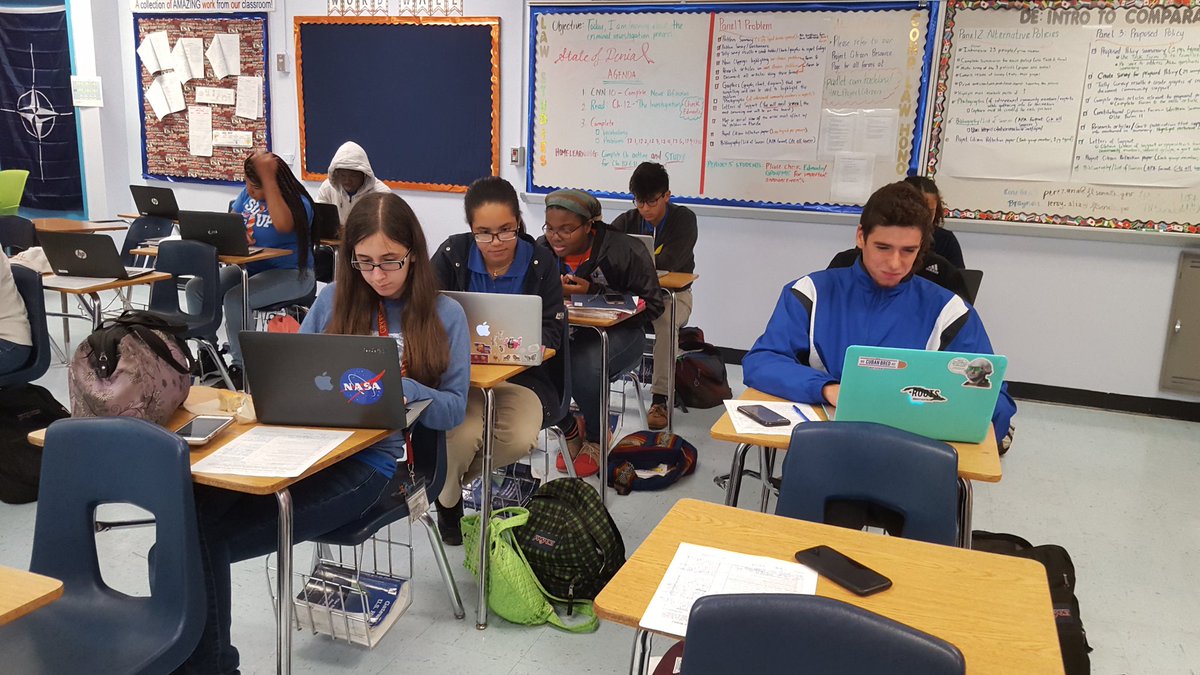 HML_PC's tweet photo. The HML Project Citizen team hard at work, listing and contacting our Florida Representatives and Senators! #hmlpc #riseofhiv #engagedcitizens @HMLSrHighSchool https://t.co/q9jeLYk2Ox
