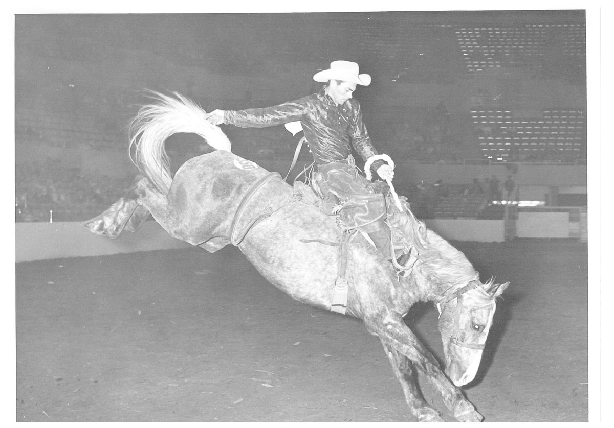 While Alvin Nelson started his career as a 3 event roughstock cowboy, he excelled at saddle bronc riding. During his 13-year career, he won a world title, claimed 2 aggregate crowns at the NFR and qualified for the NFR 5 times. Happy birthday to 2004 #PRHOFinductee Alvin Nelson!