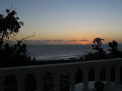 delcampomaira's tweet photo. Date un #tiempo y sal a ver la puesta de sol una vez por semana cuando menos. ✨💫🍀⚜
#FelizJueves #GaD #MEMCC https://t.co/4lN1axe27m