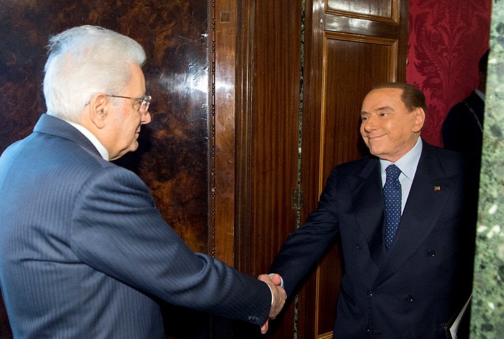 grilliserafino's tweet photo. Adesso vi è chiaro perché in #italia siamo in una montagna di merda ?😠😠😠
#consultazioni #Quirinale #Berlusconi #Mattarella https://t.co/34slx2RkTn