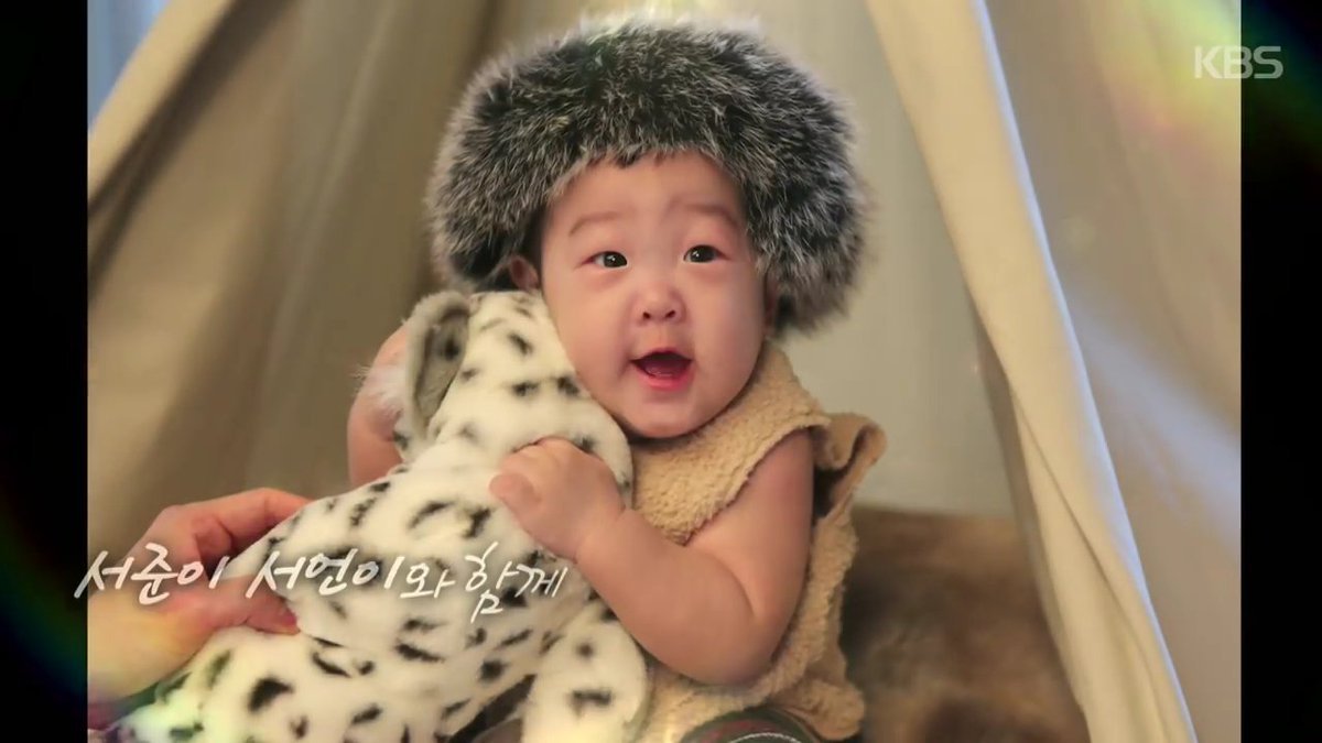 seotwins_th's tweet photo. ทำใจยากจังเลย อาทิตย์หน้าก็ไม่ได้ดูหนูในรายการแล้ว /จับหน่อยแม่จะล้ม ㅠㅡㅡㅡㅠ https://t.co/B6L01XW73e