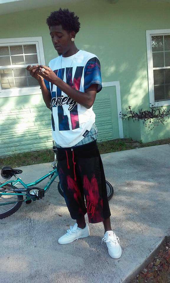 jmb_sam's tweet photo. Brah it hurt me so bad when they took you from me 🤦🏾♂️ it turnt me different and put me in beast mode💯 I wish you could see me today I love you brah you’ll forever live ❕ happy birthday cuzzie #RIPRODD #34 https://t.co/5ZaDuyzDqG