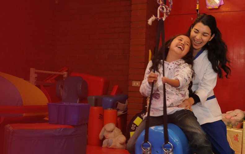 Teleton's tweet photo. 🎈Un cariñoso saludo a los Terapeutas Ocupacionales de #Chile, que con amor ayudan a mejorar la calidad de vida de muchas personas! Y en especial un abrazo a los terapeutas de #Teletón, que nos ayudan a construir un país más inclusivo!❤️ #DiaDelTO #DíaDelTerapeutaOcupacional https://t.co/uEv5Br1LOu