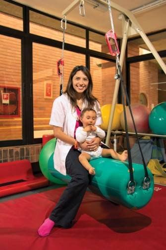 Teleton's tweet photo. 🎈Un cariñoso saludo a los Terapeutas Ocupacionales de #Chile, que con amor ayudan a mejorar la calidad de vida de muchas personas! Y en especial un abrazo a los terapeutas de #Teletón, que nos ayudan a construir un país más inclusivo!❤️ #DiaDelTO #DíaDelTerapeutaOcupacional https://t.co/uEv5Br1LOu