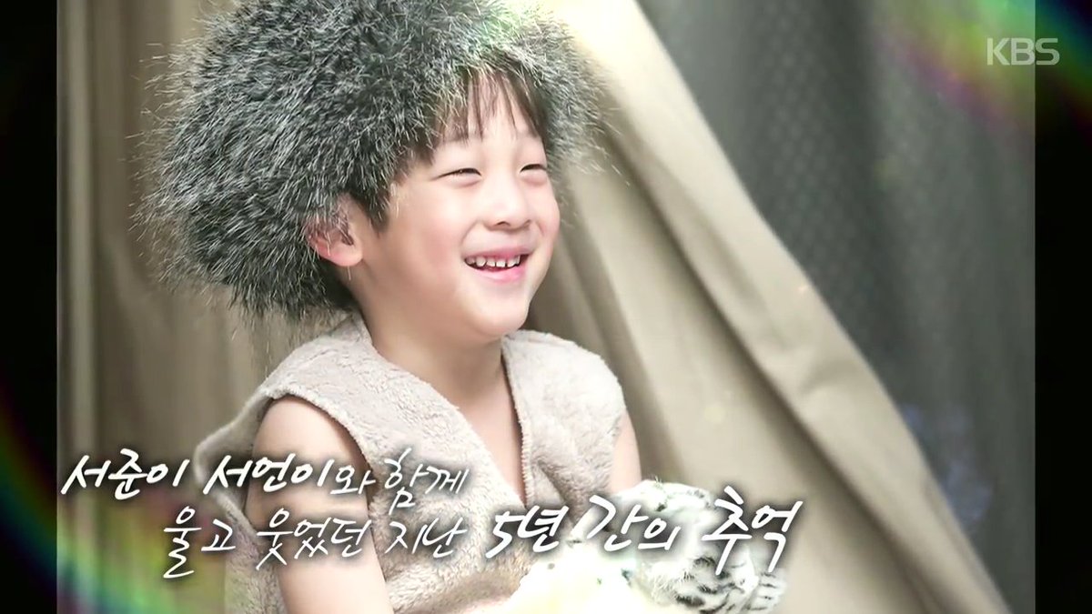 seotwins_th's tweet photo. ทำใจยากจังเลย อาทิตย์หน้าก็ไม่ได้ดูหนูในรายการแล้ว /จับหน่อยแม่จะล้ม ㅠㅡㅡㅡㅠ https://t.co/B6L01XW73e