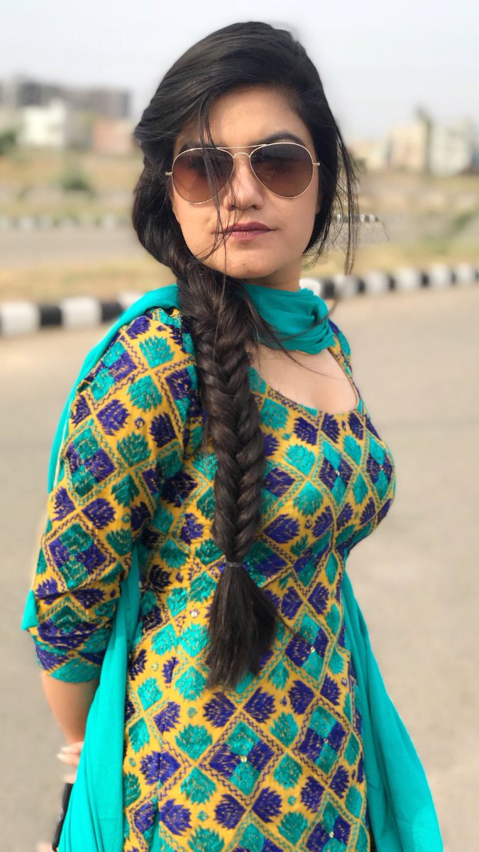 KaurBmusic's tweet image. Sardara Meri Lambhi ਗੁੱਤ ne🐍🔥