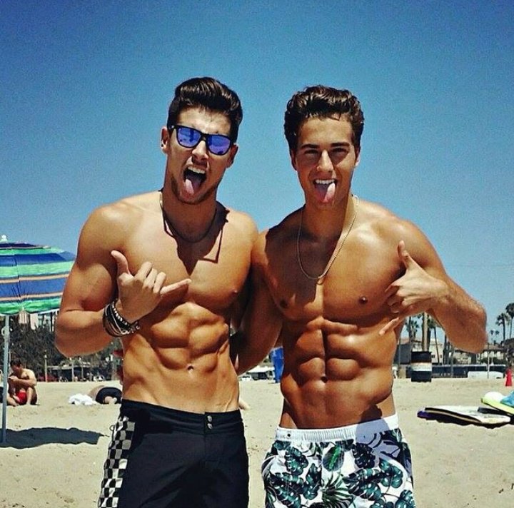 black_amna's tweet photo. "We're born to make mistakes,
not to fake perfection." @andreadenver3 and @NicPalladino_ can't tag u in pic #andreadenver #lindo #hotitalianmodel #elchicoitalia #oneandonlyandrea #theabsman #Longines #Andreastyle #loveandreadenver #bachelors #perfectabs https://t.co/DOmmTL904w