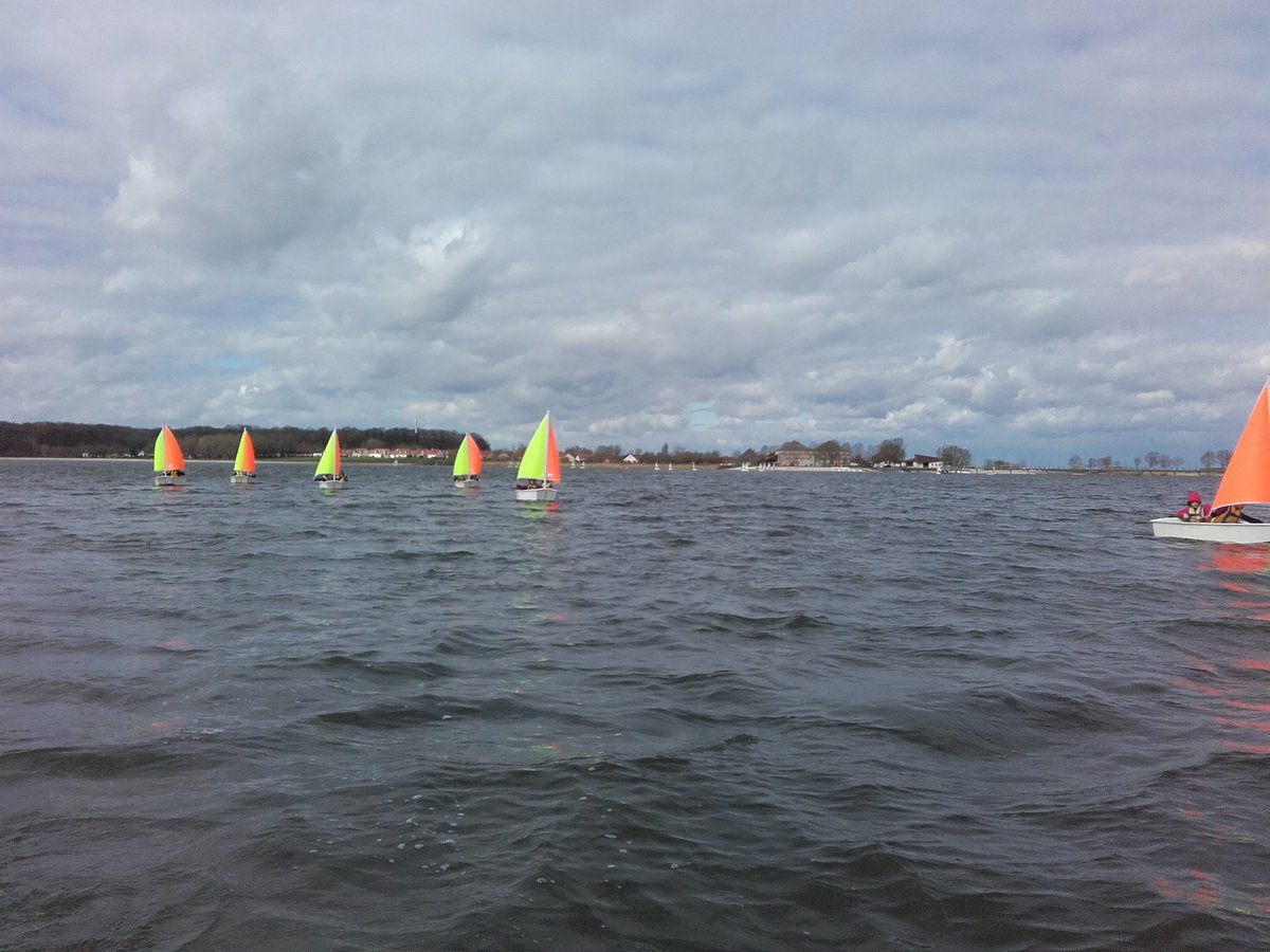 CchmDer's tweet photo. Première séance de voile pour les écoles J.Ferry et Ch.Peguy de St.Dizier#cchm#lac du der https://t.co/JbkCXWa0wP