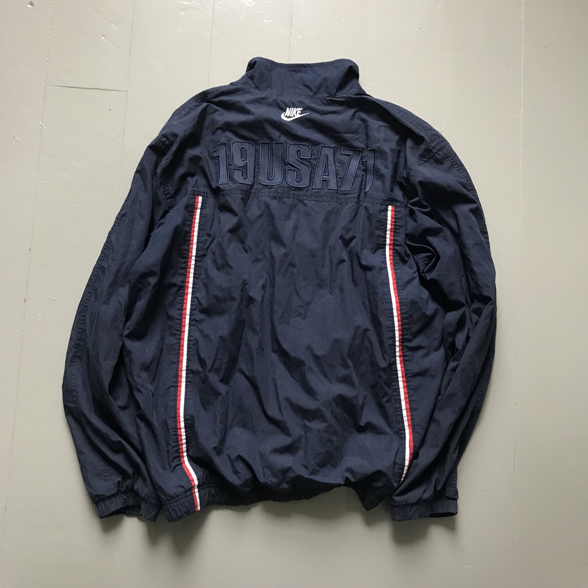 StoreApex's tweet photo. Navy Nike USA 1971 Zip-Up Jacket
Size - XL
Condition - 9/10
Price - £30
#Navy #Nike #NikeJacket #Jacket #ZipUp #ZipUpJacket #USA #USA1971 #1971 #Coat #Tracksuit #TracksuitJacket #TrackJacket #Streetwear #Vintage #Retro #Retroclothing #Vintageclothing #Menswear #Outerwear https://t.co/bmOtkkNsjU