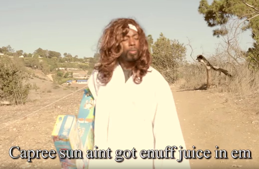 RevengeSystem's tweet photo. @Zetenge is it so hard to get the straw in the pouch on da 1st try...... Capree Sun ... Capree Sun aint got enuff juice in em... https://t.co/1w65ydiaHp