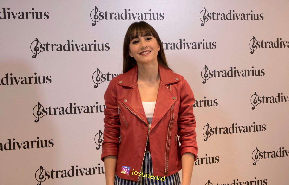josuneord's tweet photo. @Aitana_ot2017 nueva embajadora de @stradivarius. Parte 2 https://t.co/U5lAsURyz7