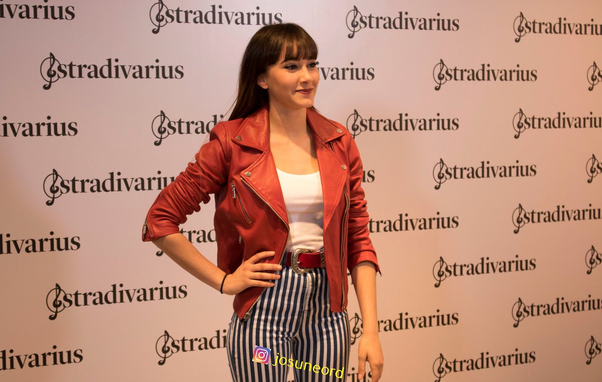 josuneord's tweet photo. @Aitana_ot2017 nueva embajadora de @stradivarius. Parte 2 https://t.co/U5lAsURyz7